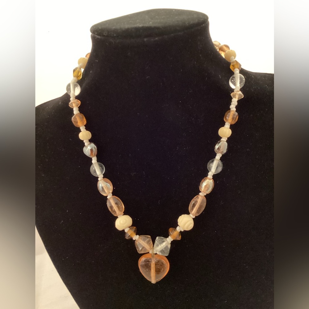 Glass heart and beads necklace